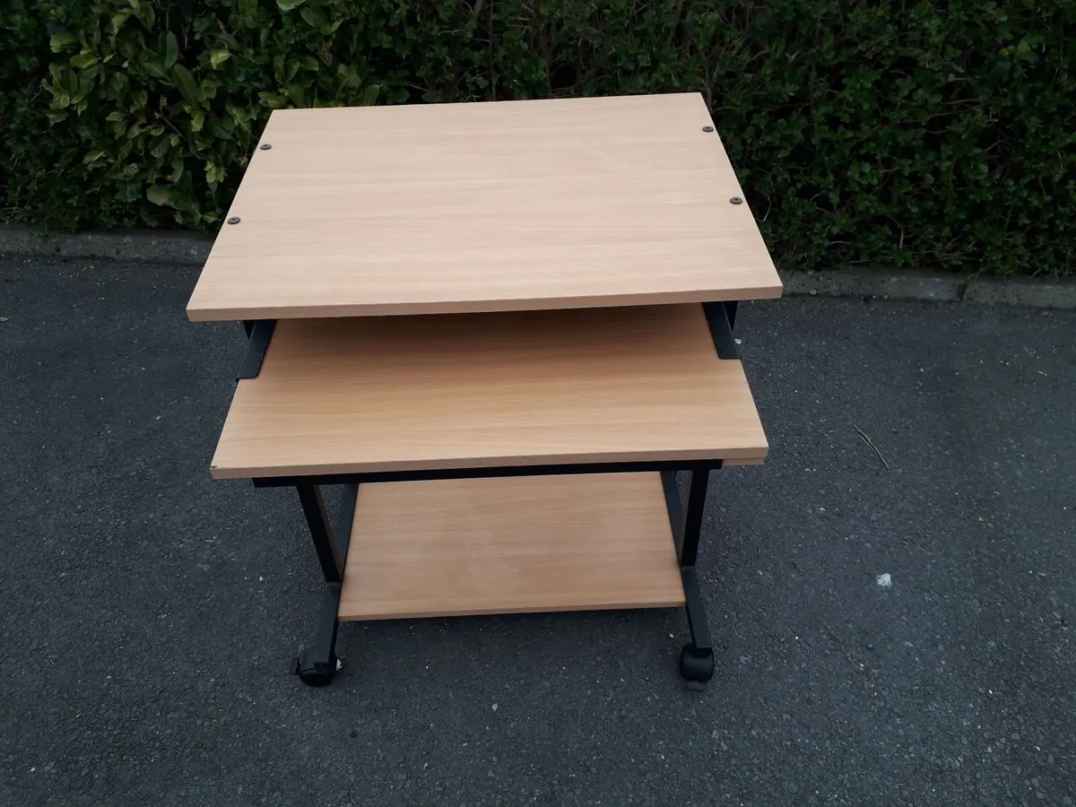 Computer Table - Image 1