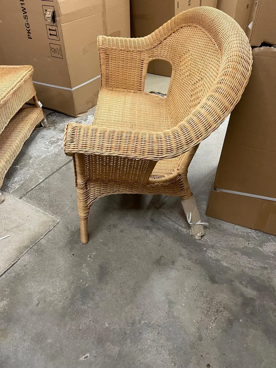Cane sofa and coffee table - Image 3