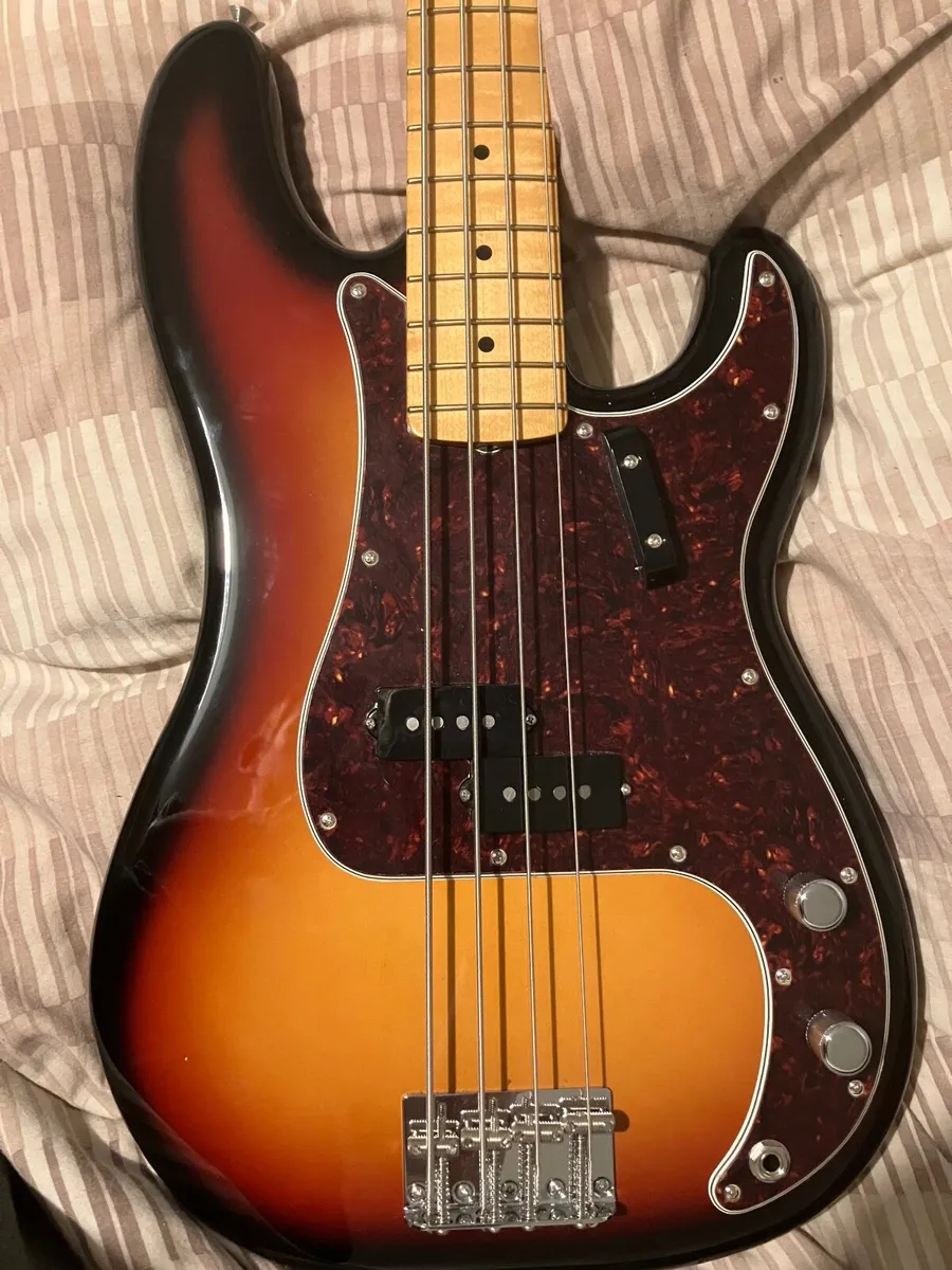 Fender Vintera III 60s P Bass - Image 3