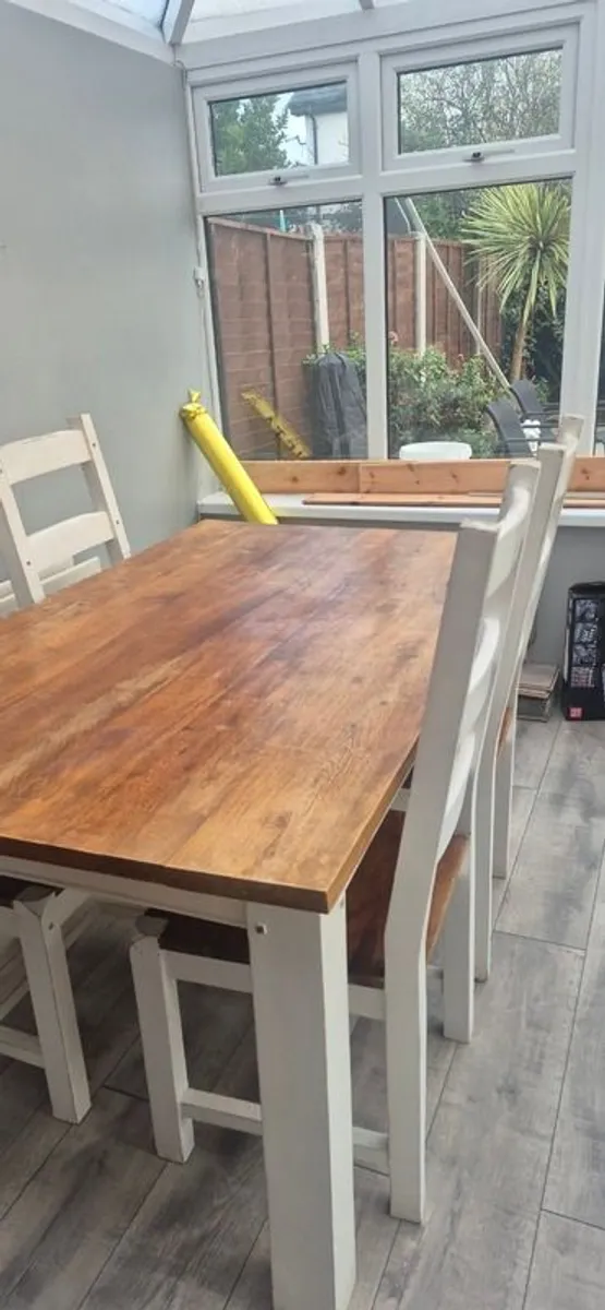 Solid wood table and 4 chairs - Image 2