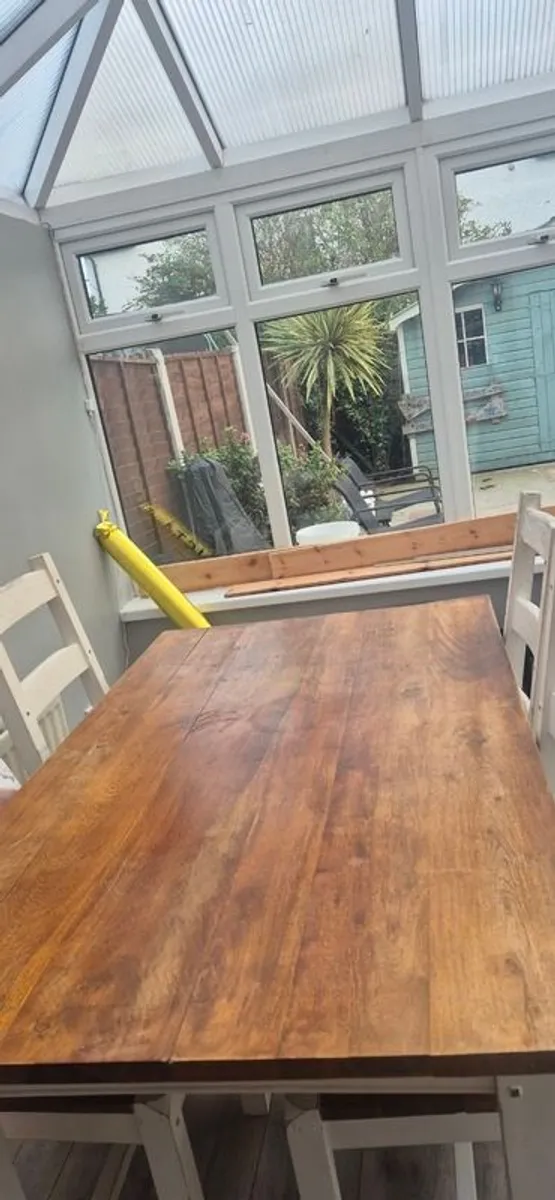 Solid wood table and 4 chairs - Image 3