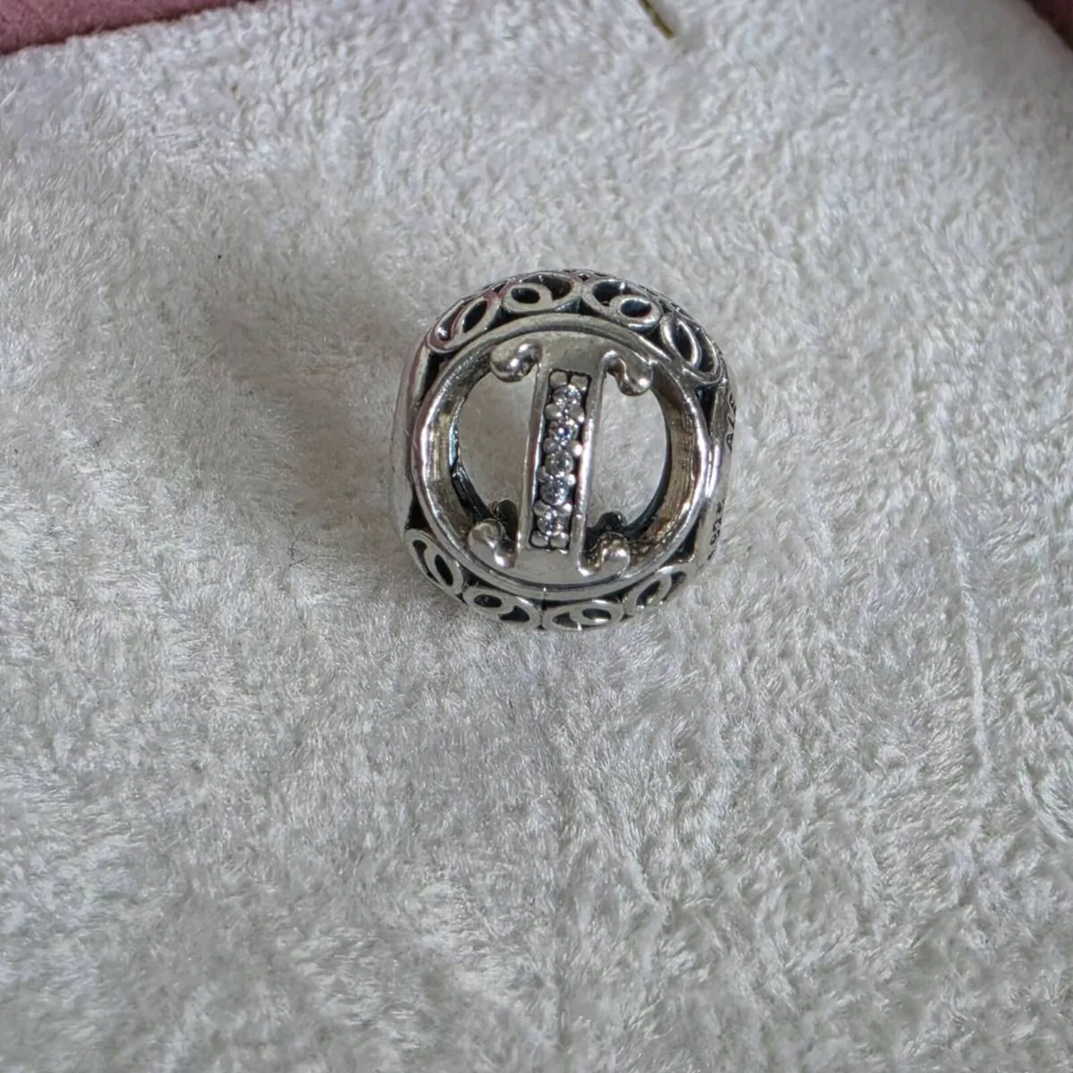 Pandora  vintage charm letter( I) - Image 1