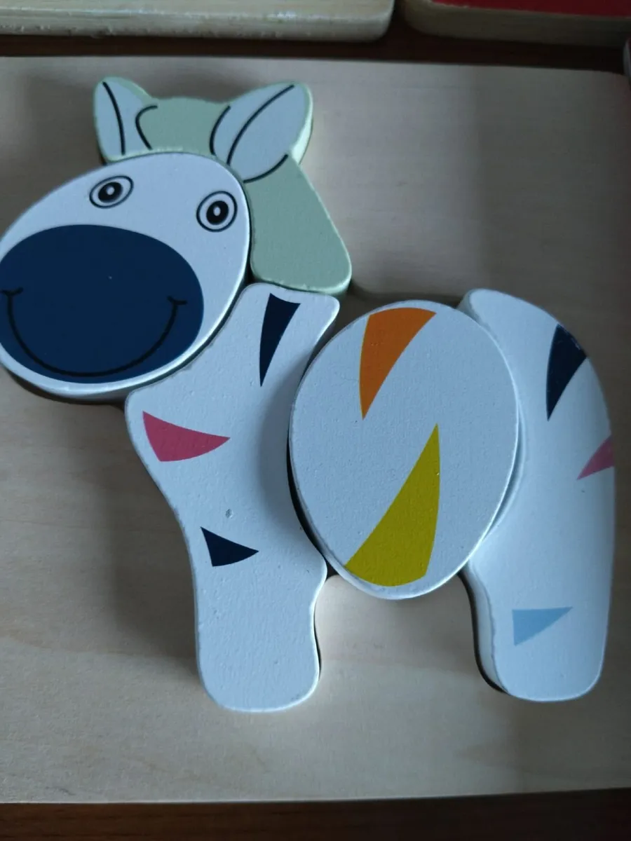 Wooden peg puzzles for toddlers - Image 2