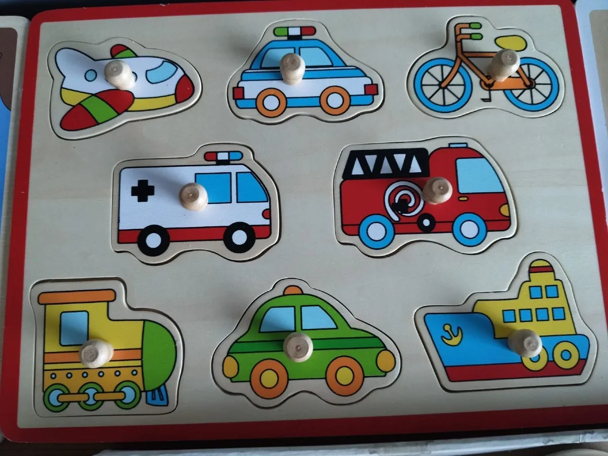 Wooden peg puzzles for toddlers - Image 1