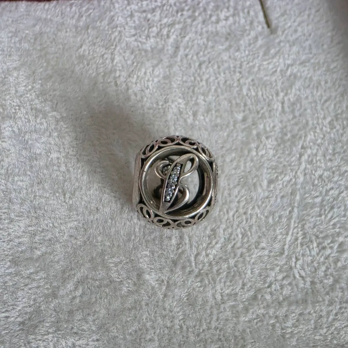 Pandora charm vintage letter J - Image 4