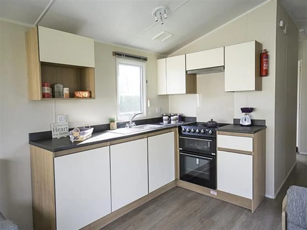 Mobile Home - Image 2