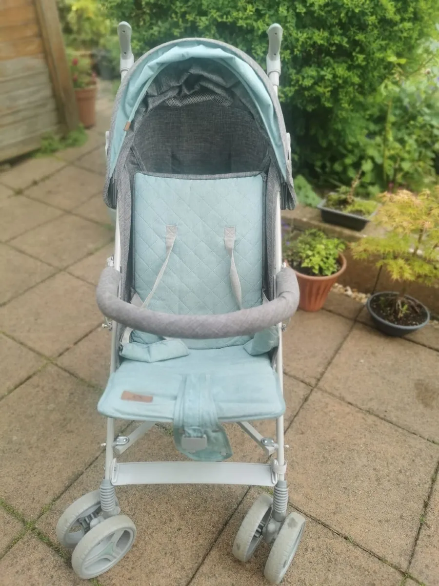 Umbrella stroller - Image 2