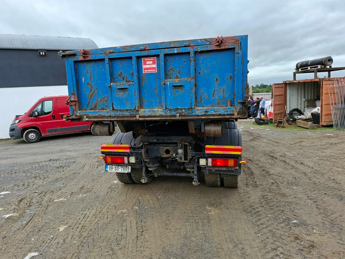 2009 Daf 85 - Image 2
