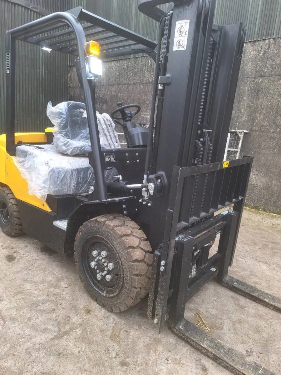 3 tonne forklift brand new - Image 2