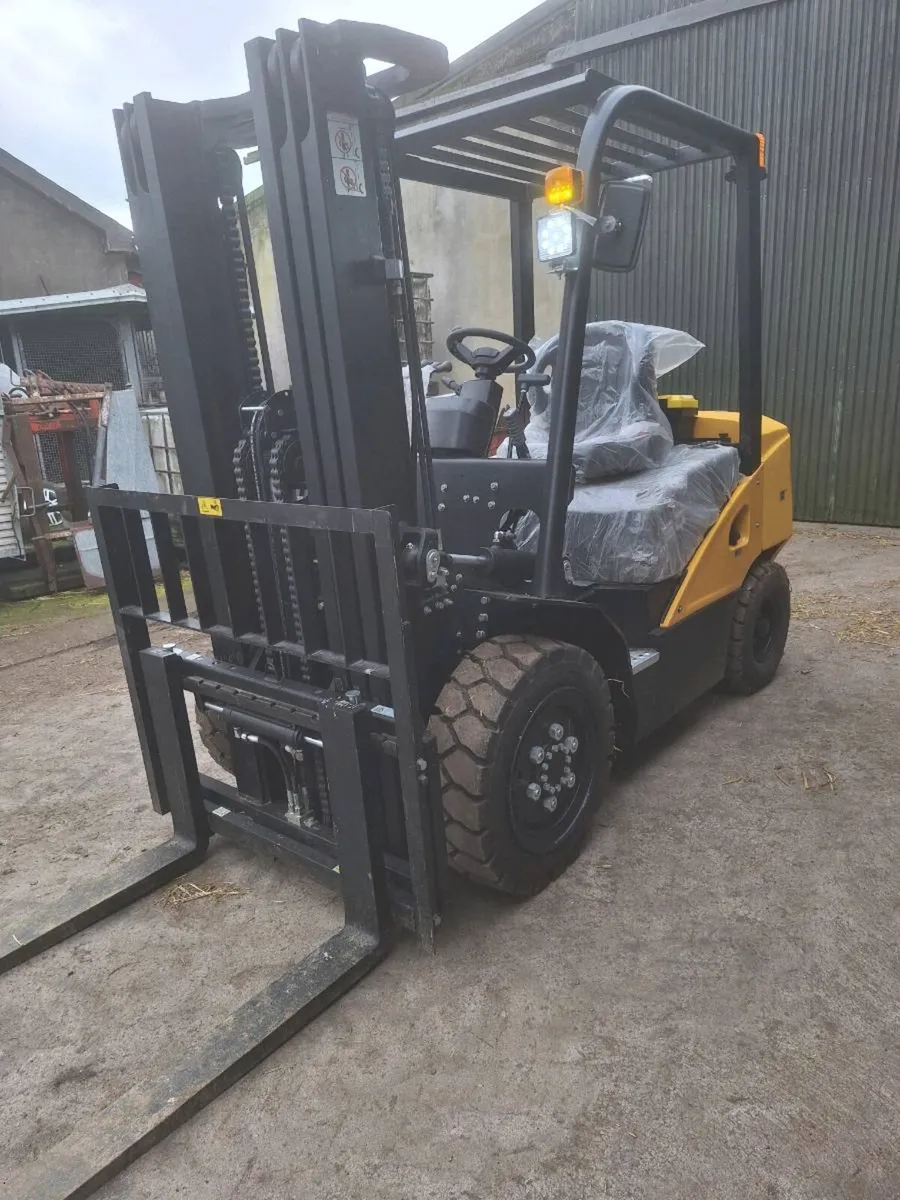 3 tonne forklift brand new - Image 4