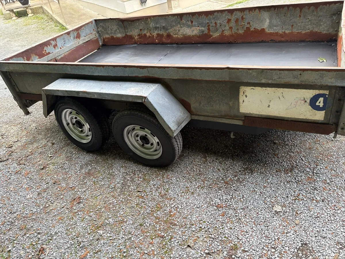Trailer - Image 2