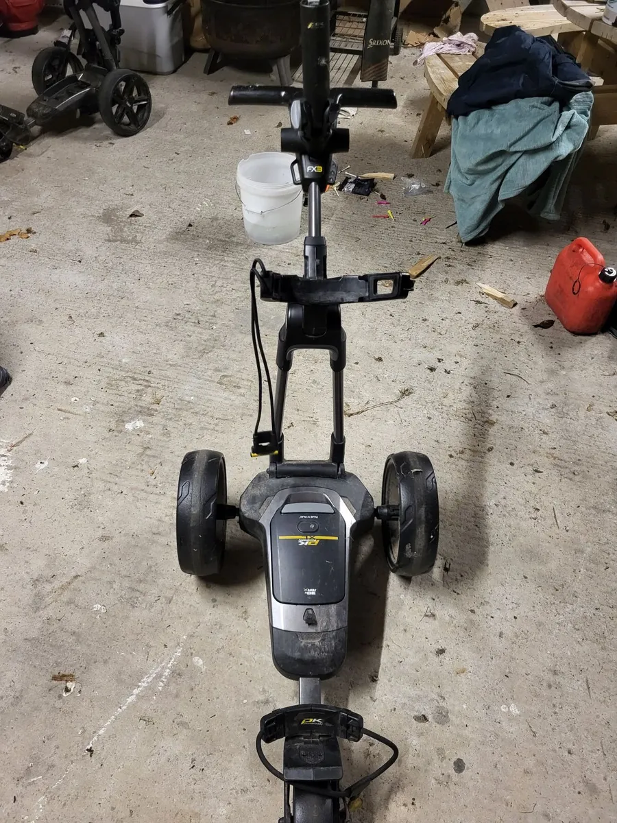 Electric golf trolley - Image 1