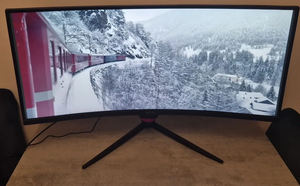 KTC 34" Curved Ultrawide Gaming Monitor – 3440x144 - Image 1