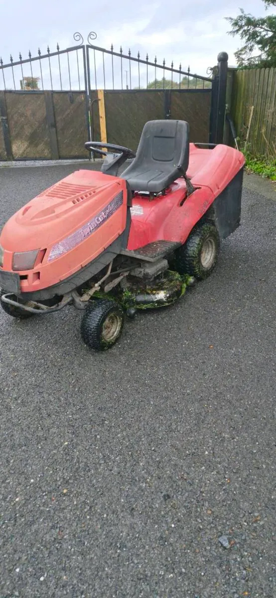 Ride on lawnmower - Image 2