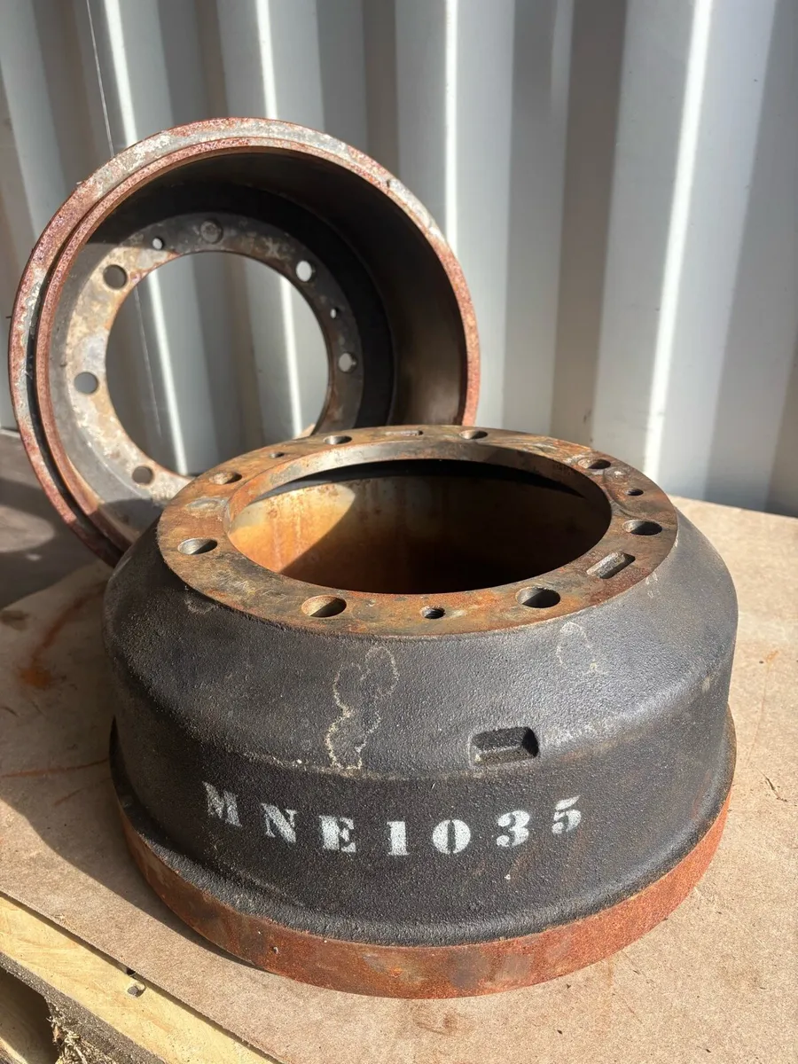 Mercedes 1986 brake drums - Image 2