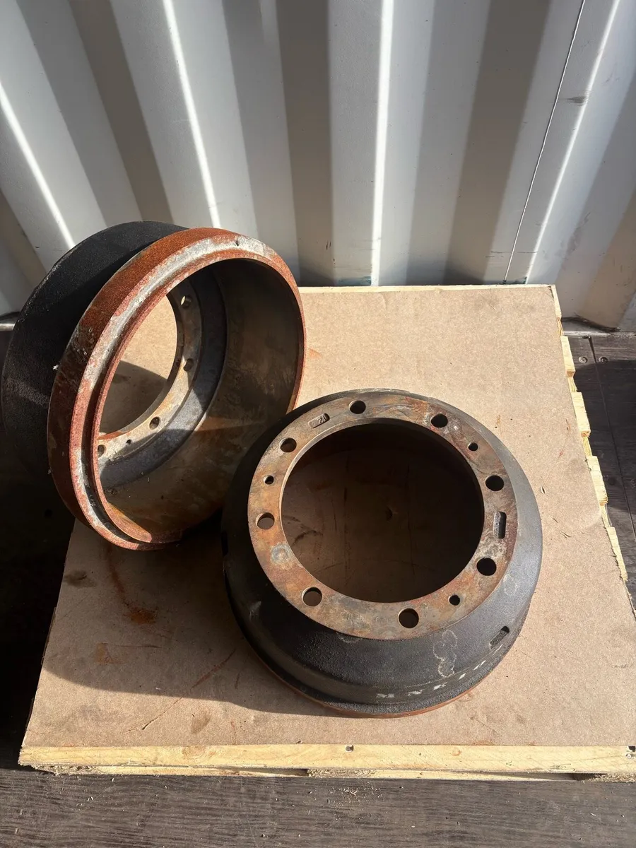 Mercedes 1986 brake drums - Image 3