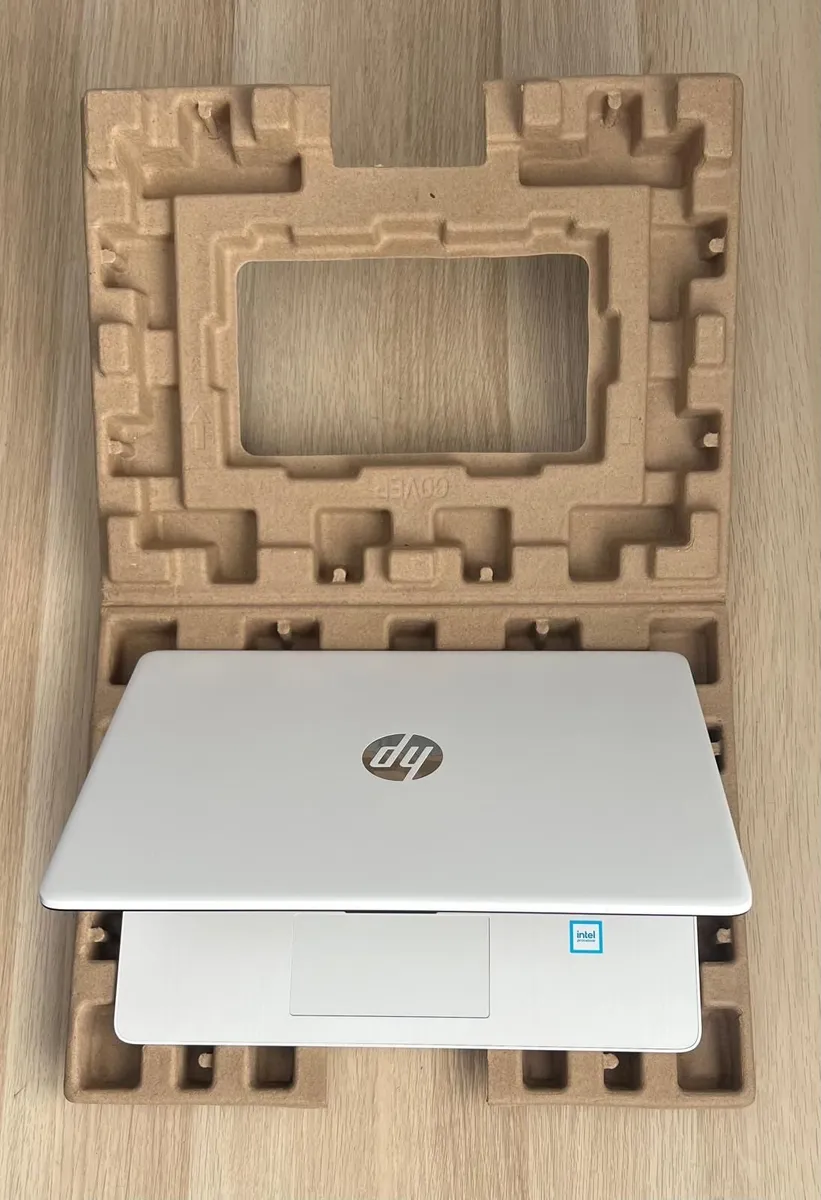 LAPTOP (HP) - Image 2