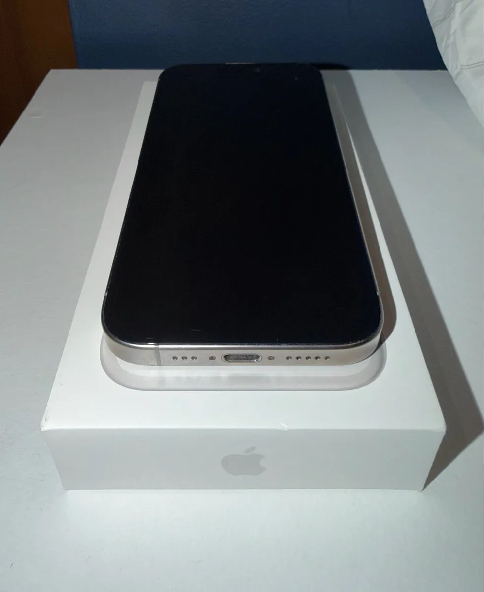 iPhone 15 Pro - Image 2