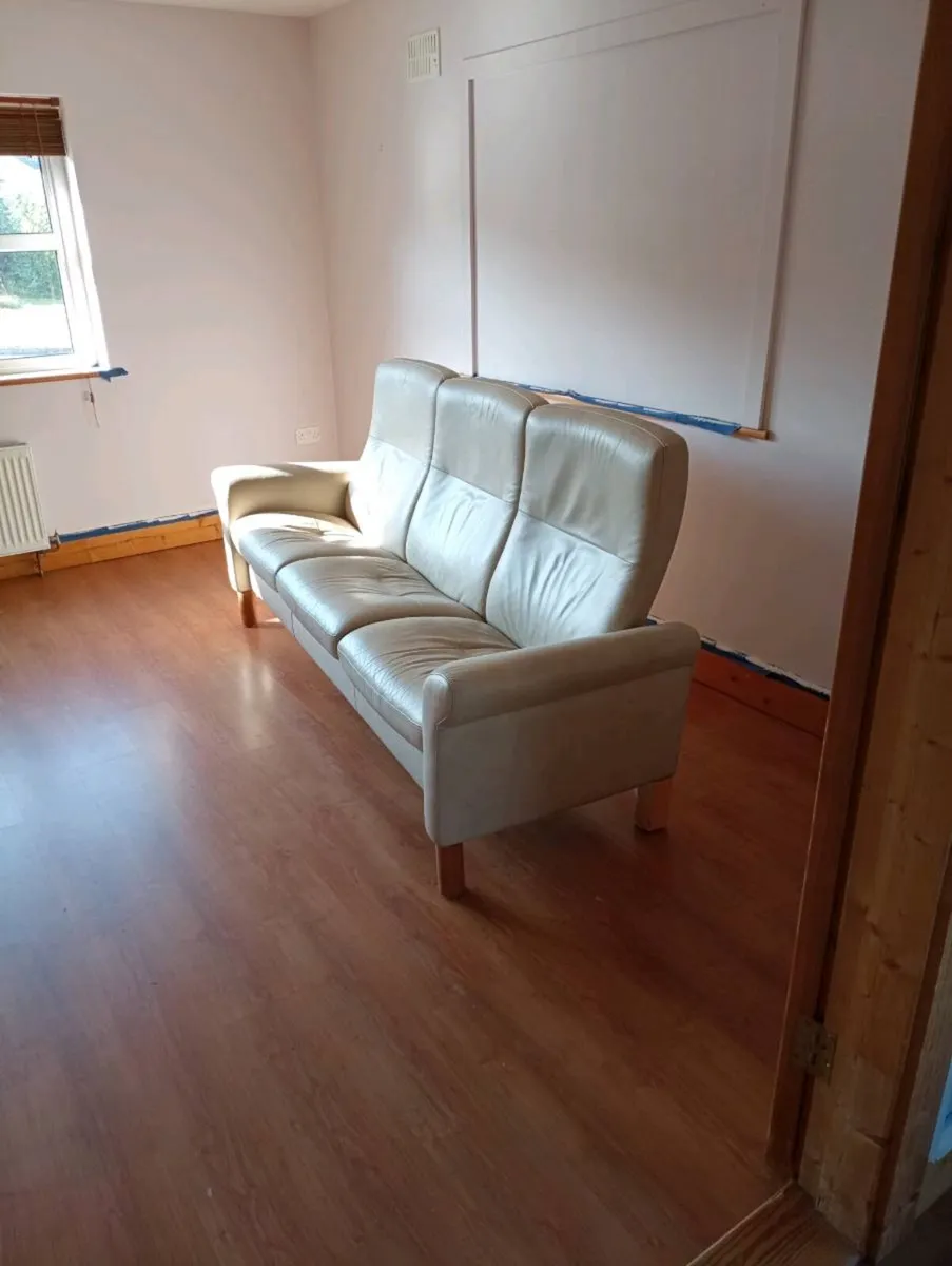 Couch - Image 3