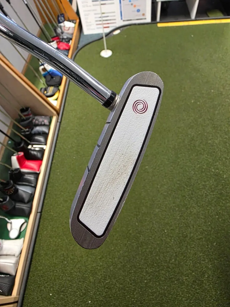 Odyssey White Hot Pro Rossie Putter - Image 4