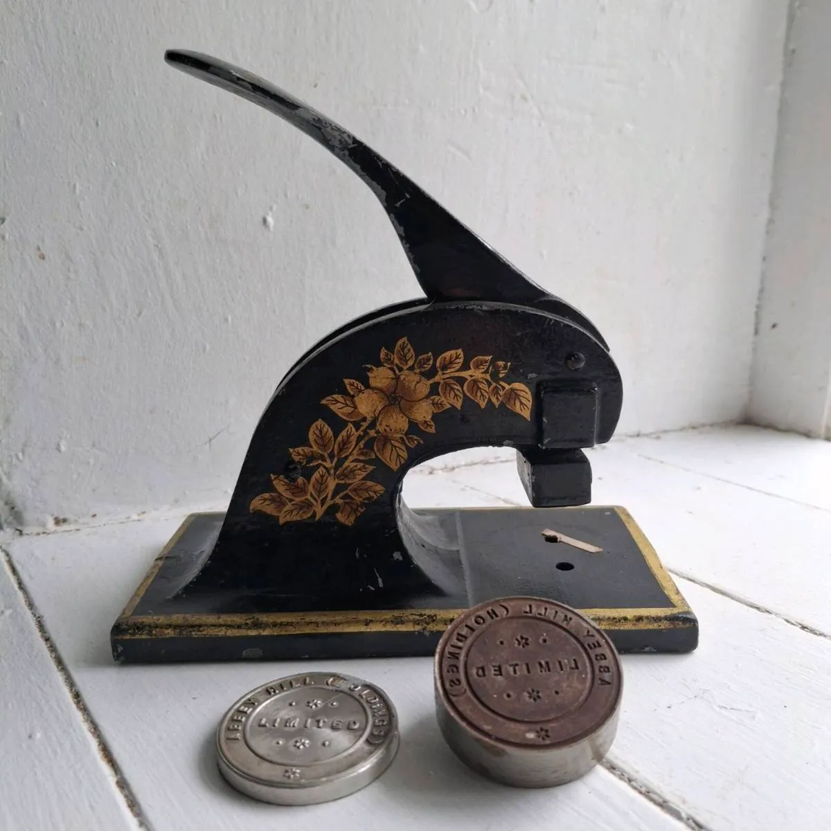 Antique Cast Iron Desktop Paper Embosser Press - Image 1