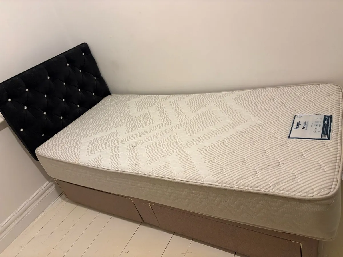 Single bed - Image 2