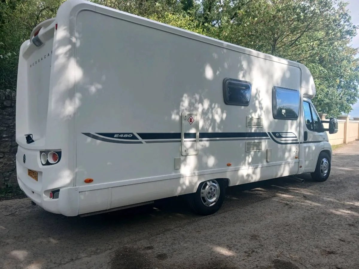 Camper van - Image 2