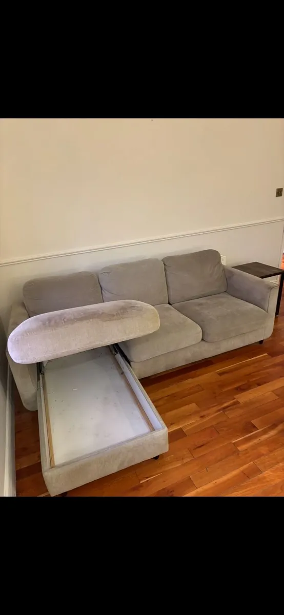 Couch (L Shaped - Right Facing) - Image 1