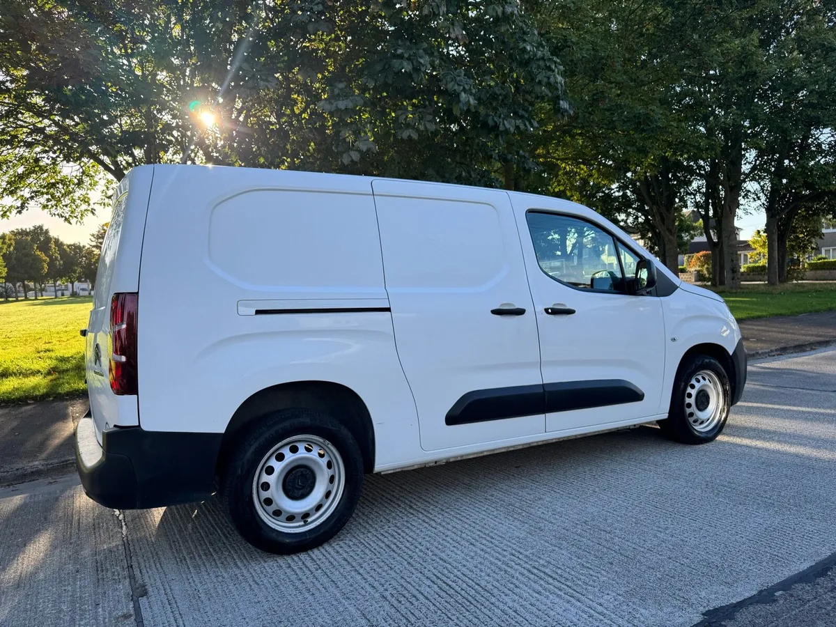 CITROEN BERLINGO -CVRT 09/27 - VAT INVOICE- LOW KM - Image 3