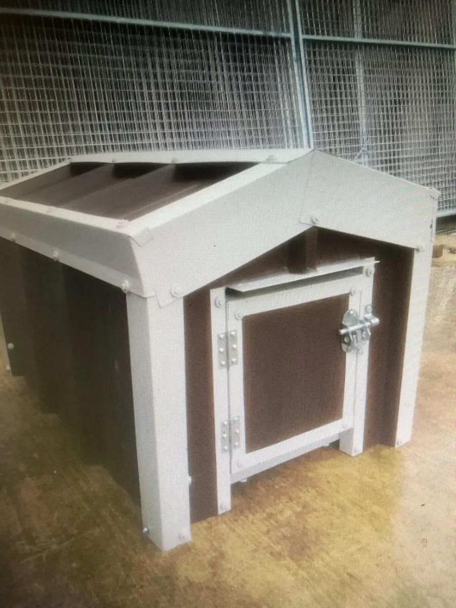 Insulated steel dog house - Image 3