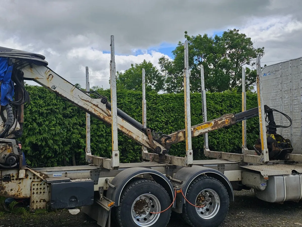 Loglift 96 s timber log crane - Image 1