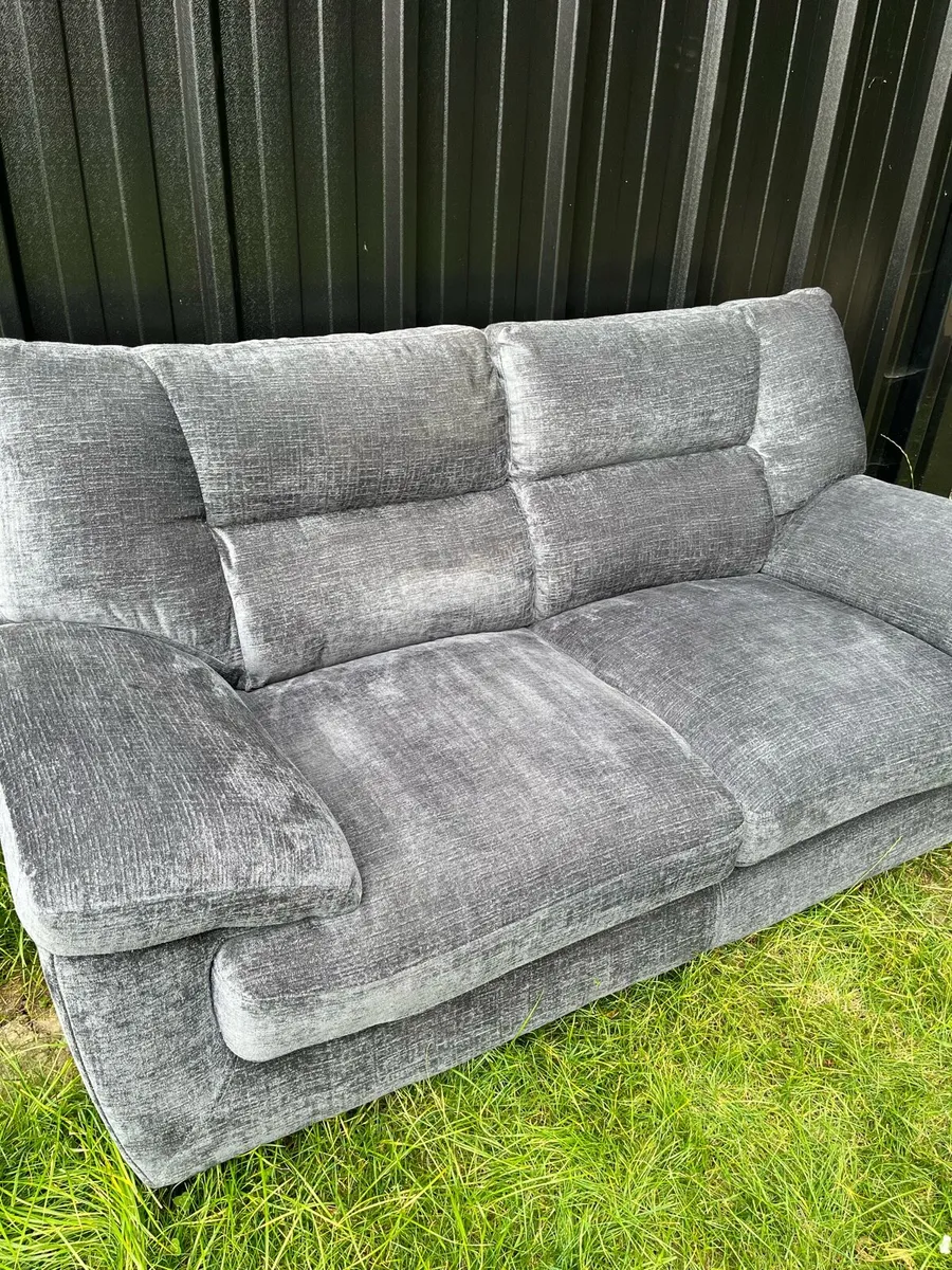 X2 Sofas - Image 3