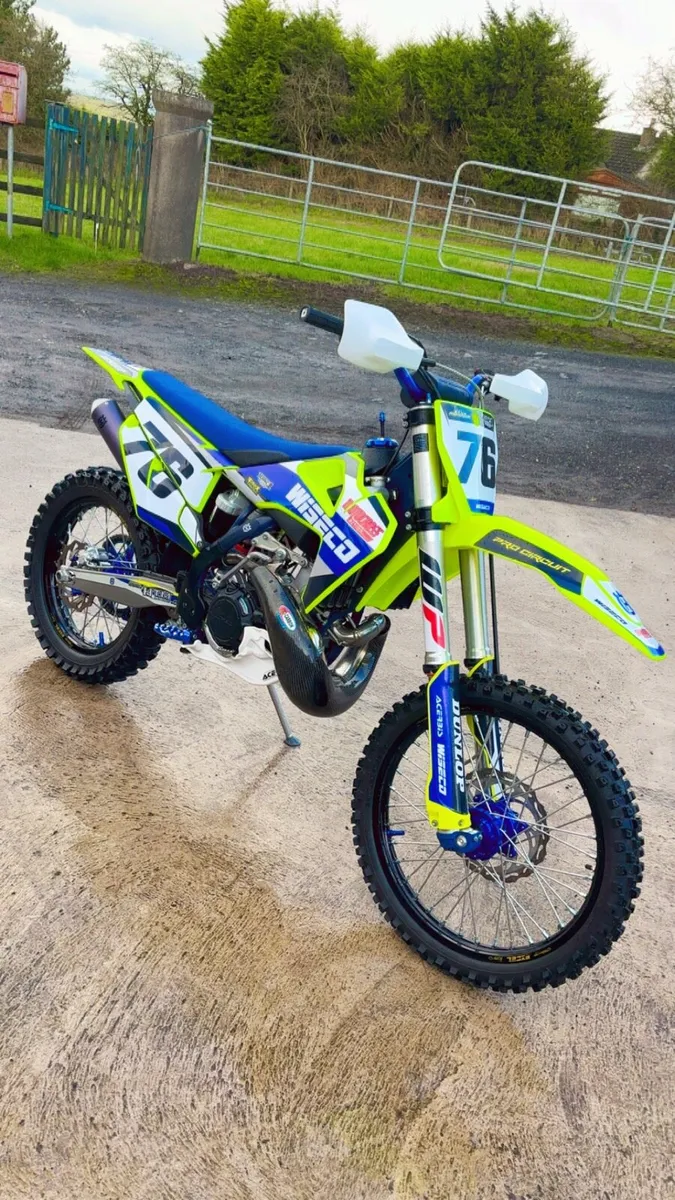 Husqvarna 300 - Image 1