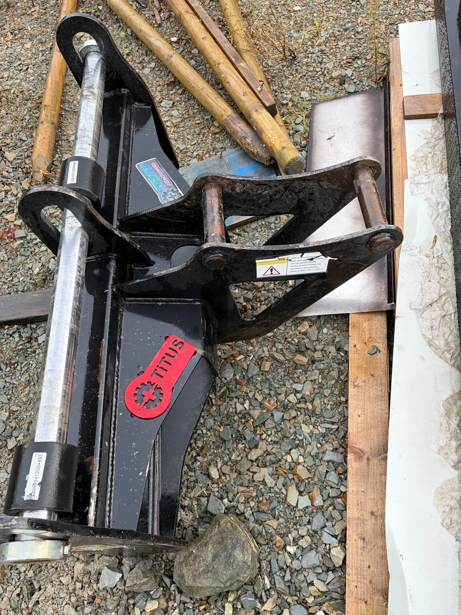 Floating Pallet Forks 7-10ton Digger 45mm pins - Image 2