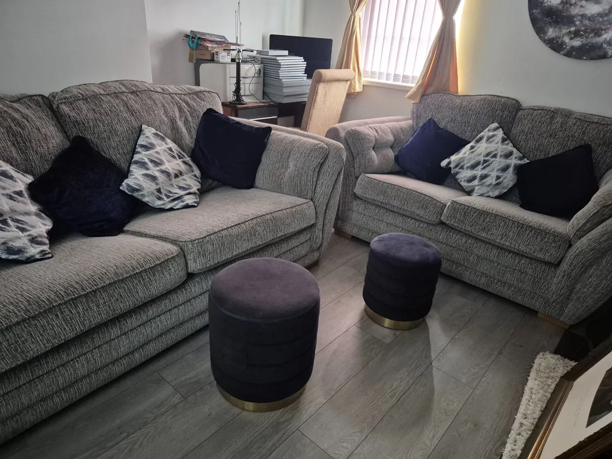 3 +2 settee with cushions and 2 puffee - Image 1
