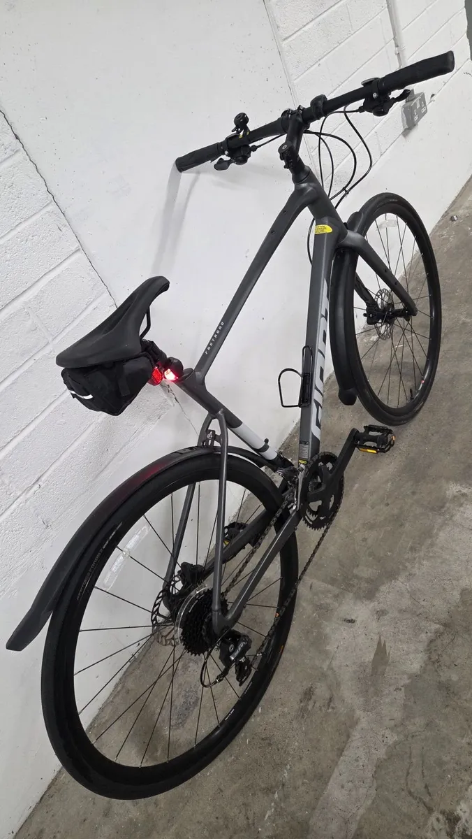 Giant Fastroad SL hybrid bike - Image 4