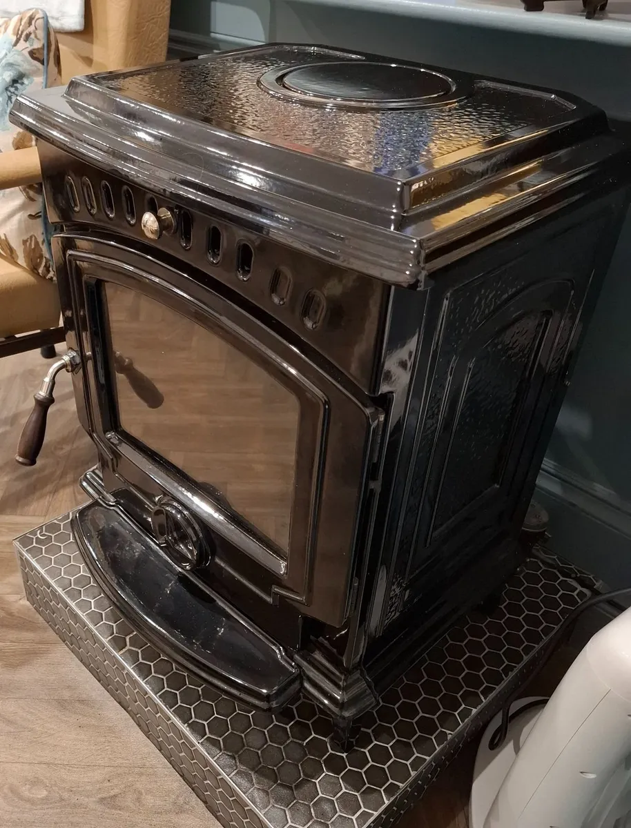 Stanley Tara Oil Stove - With Back Boiler - Image 3