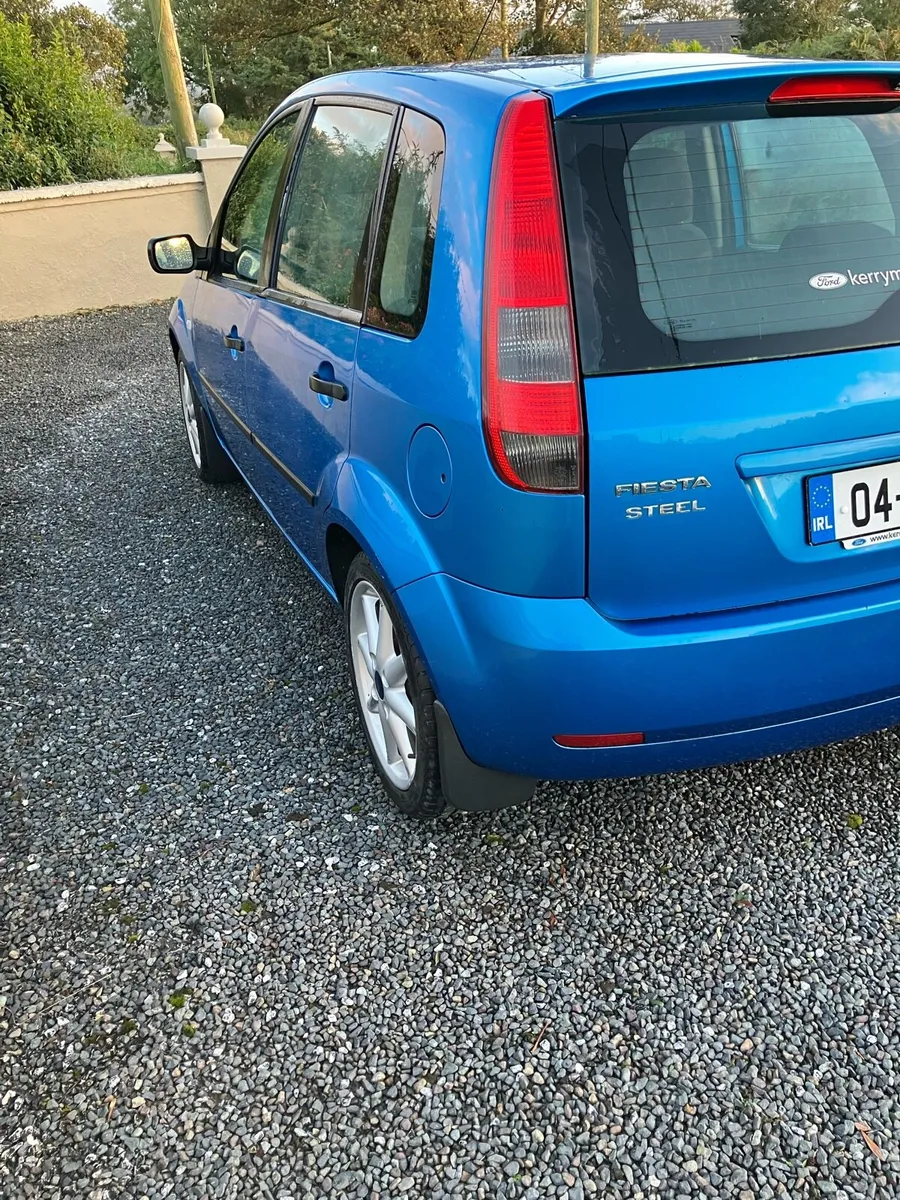 Car - Image 2