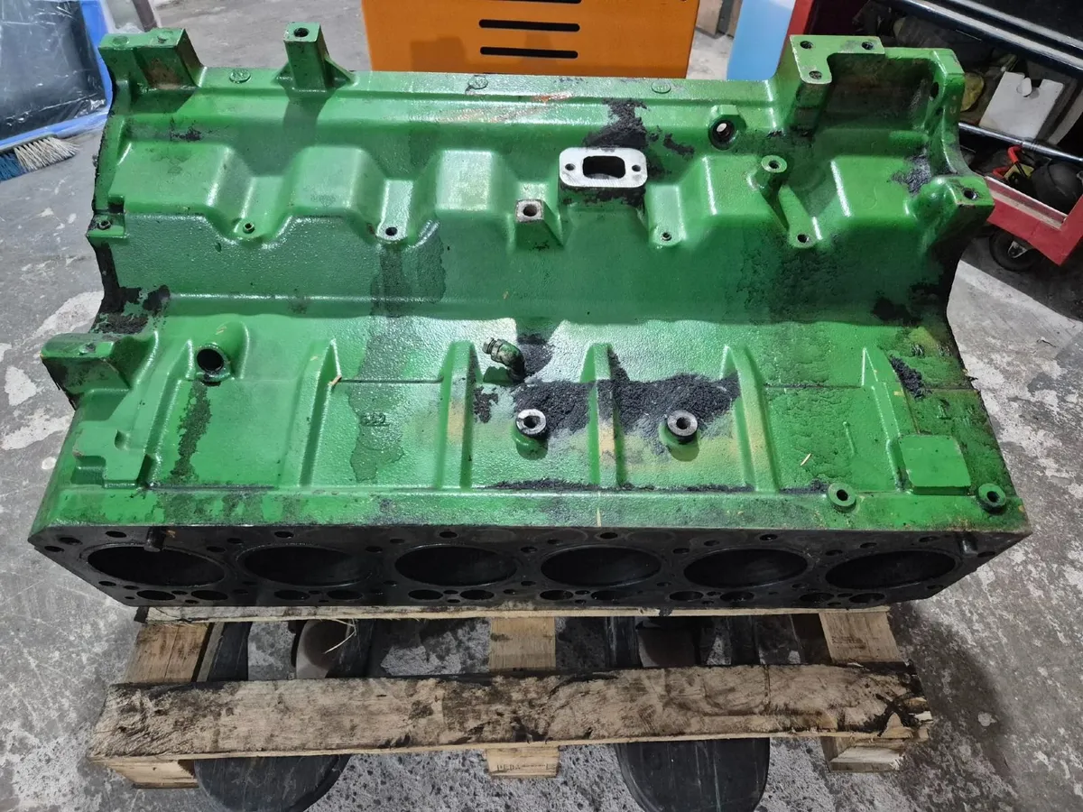 John Deere engine block - Image 3