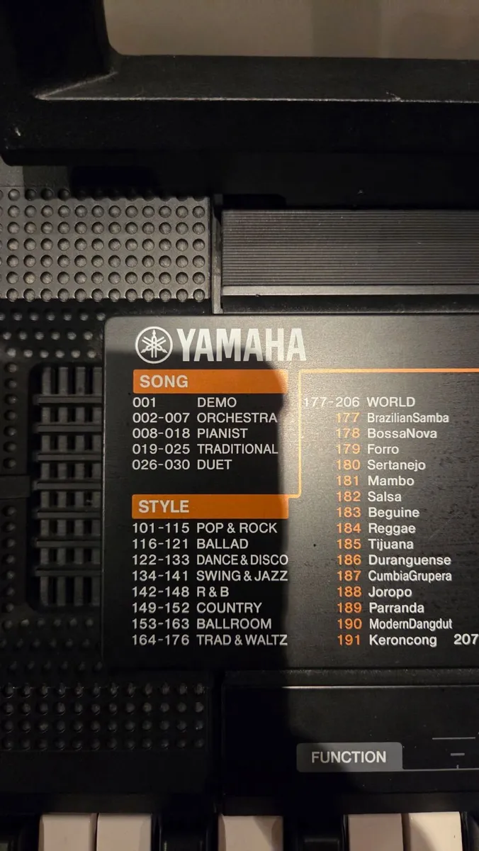 Yamaha PSR-F51 Keyboard - Image 3