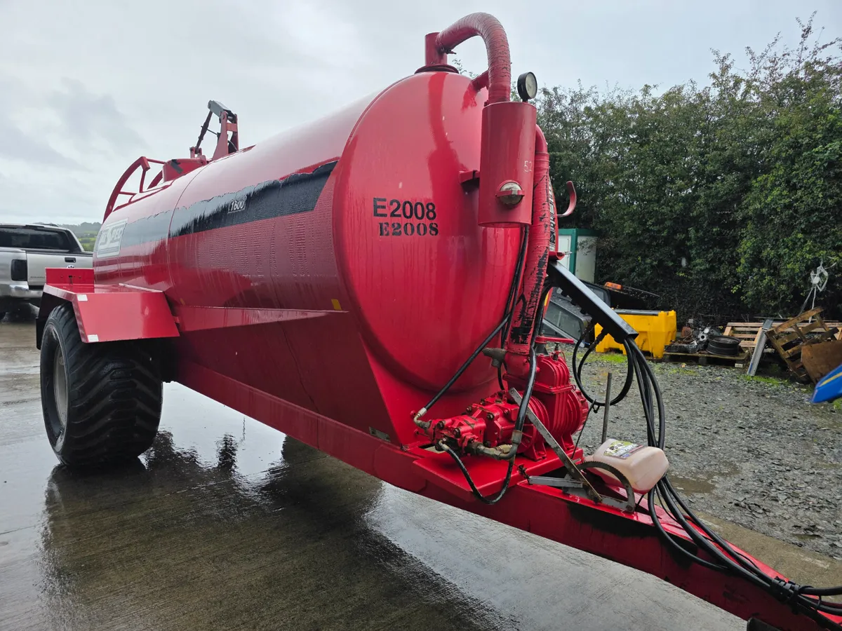 Hi Spec 1600 gallon slurry tank/water bowser - Image 2