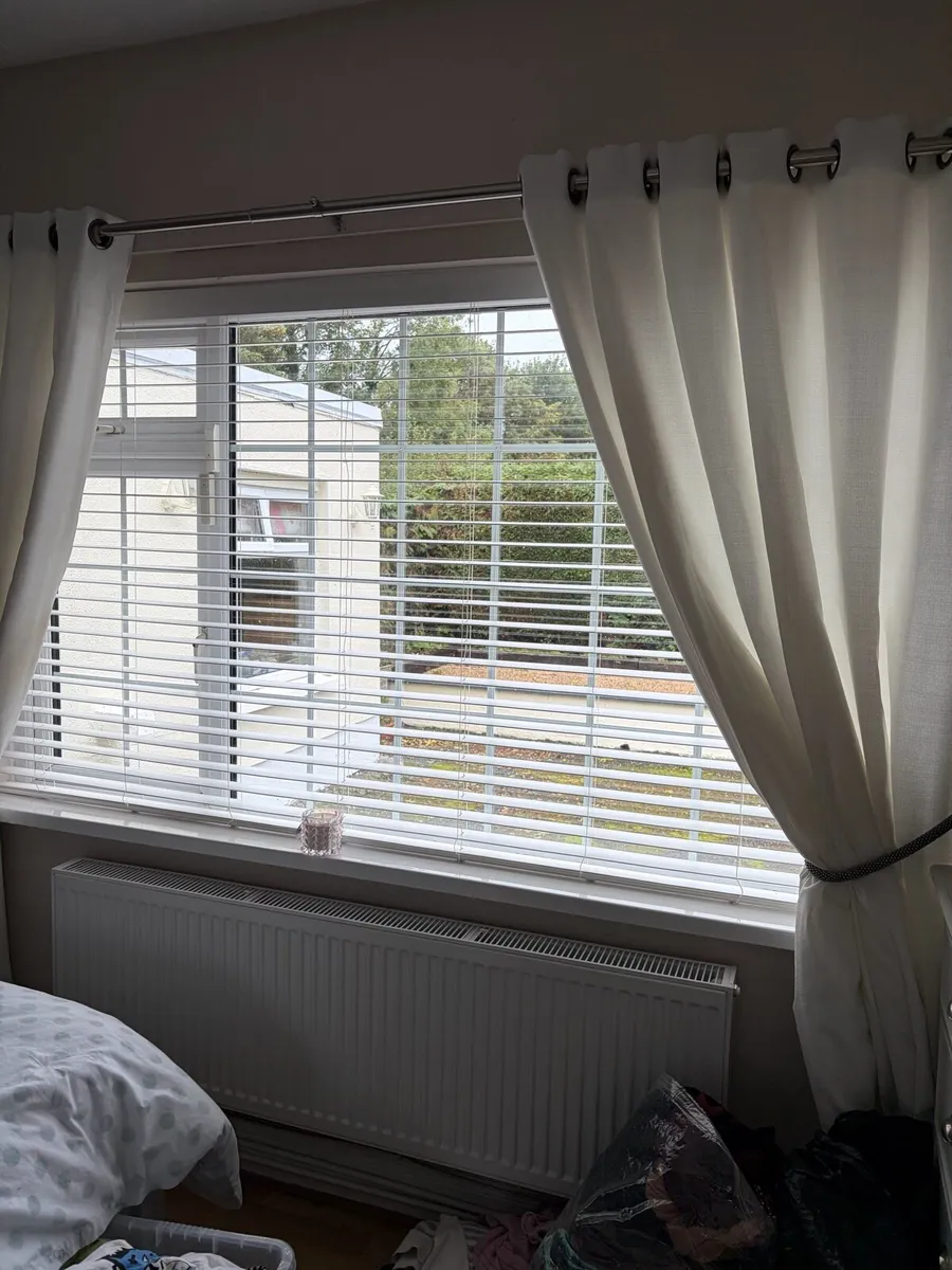 Venetian Blinds - Image 2