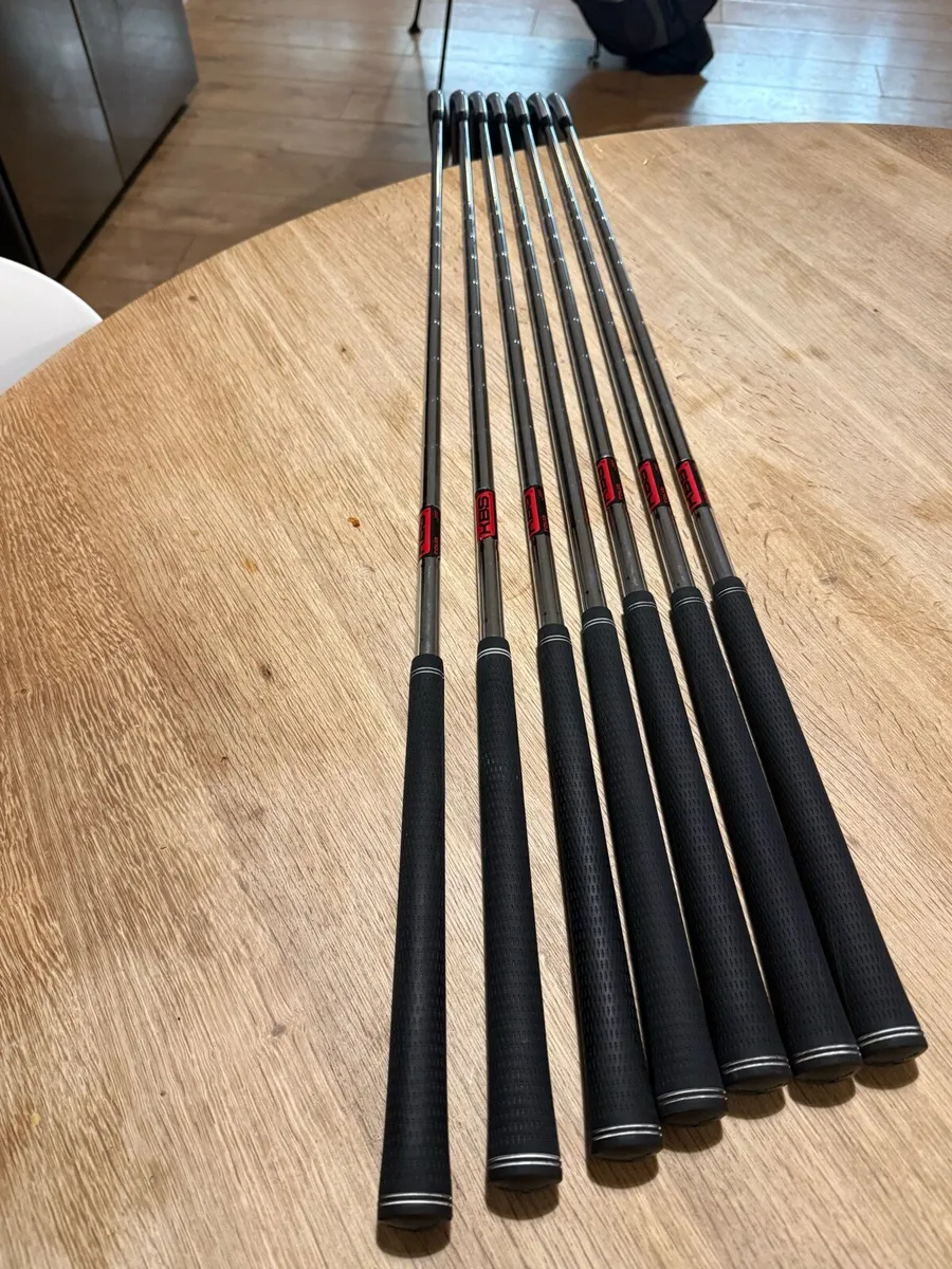 Titleist T250 irons - Image 3