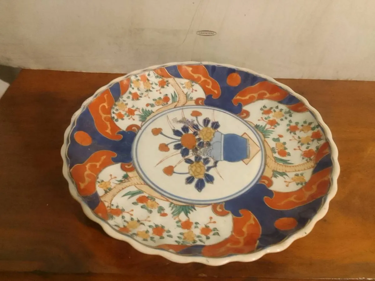 Japanese imari porcelin charger - Image 1