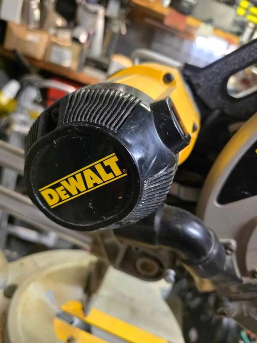 De Walt Saw - Image 3