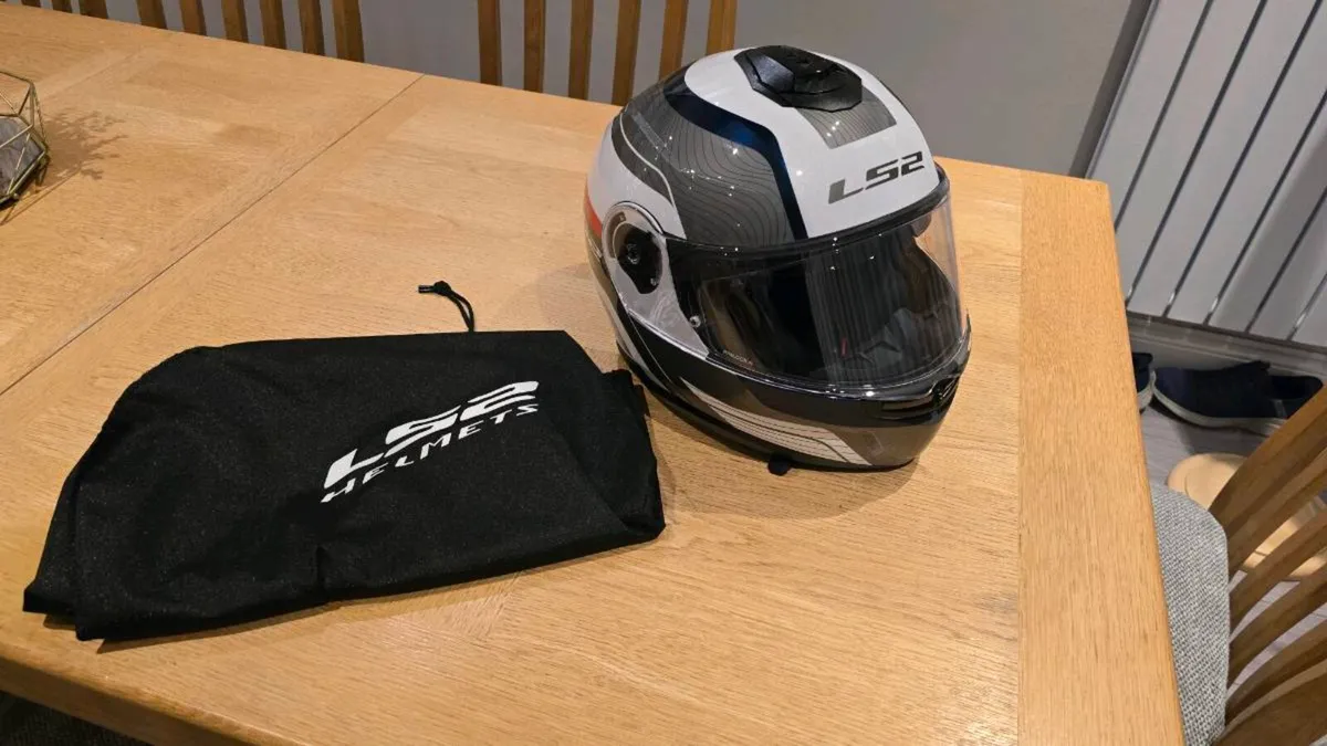 LS2 FF908 Modular Helmet BRAND NEW - Image 1