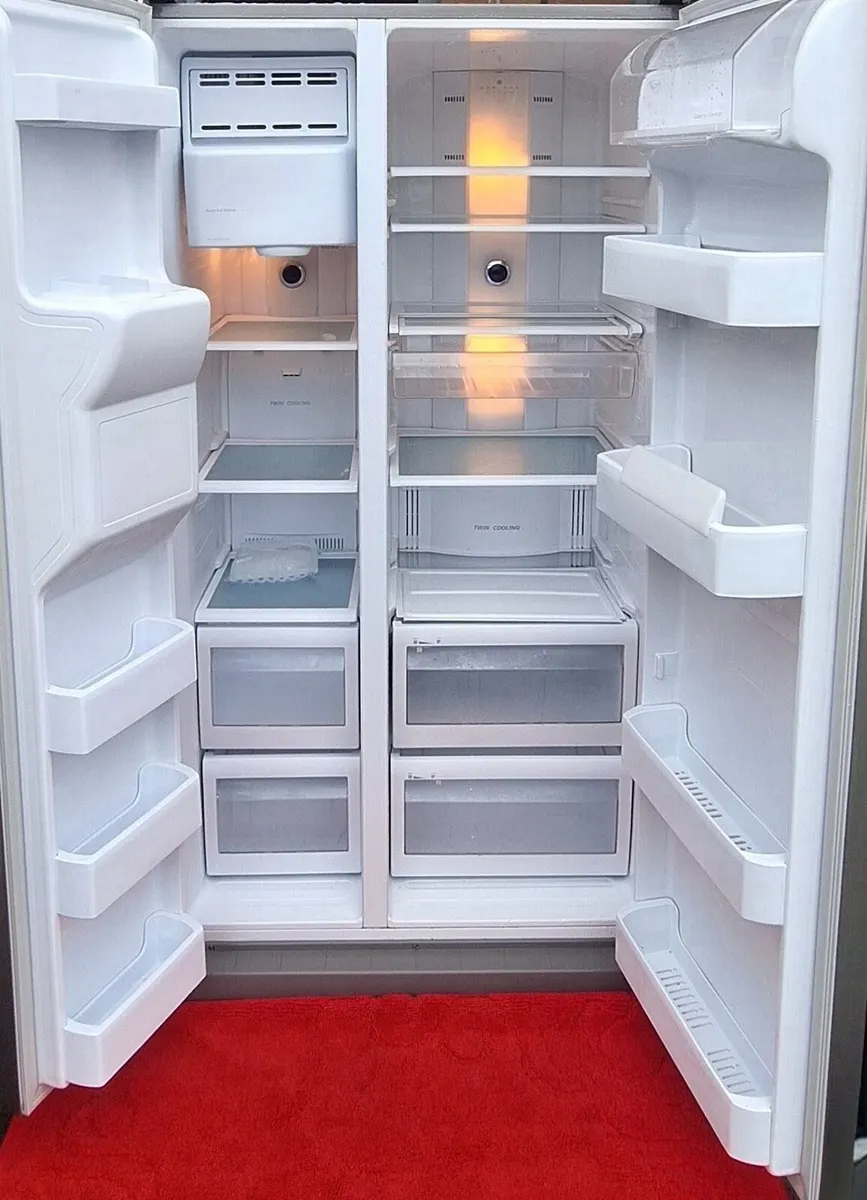SAMSUNG AMERICAN FRIDGE FREEZER - Image 4