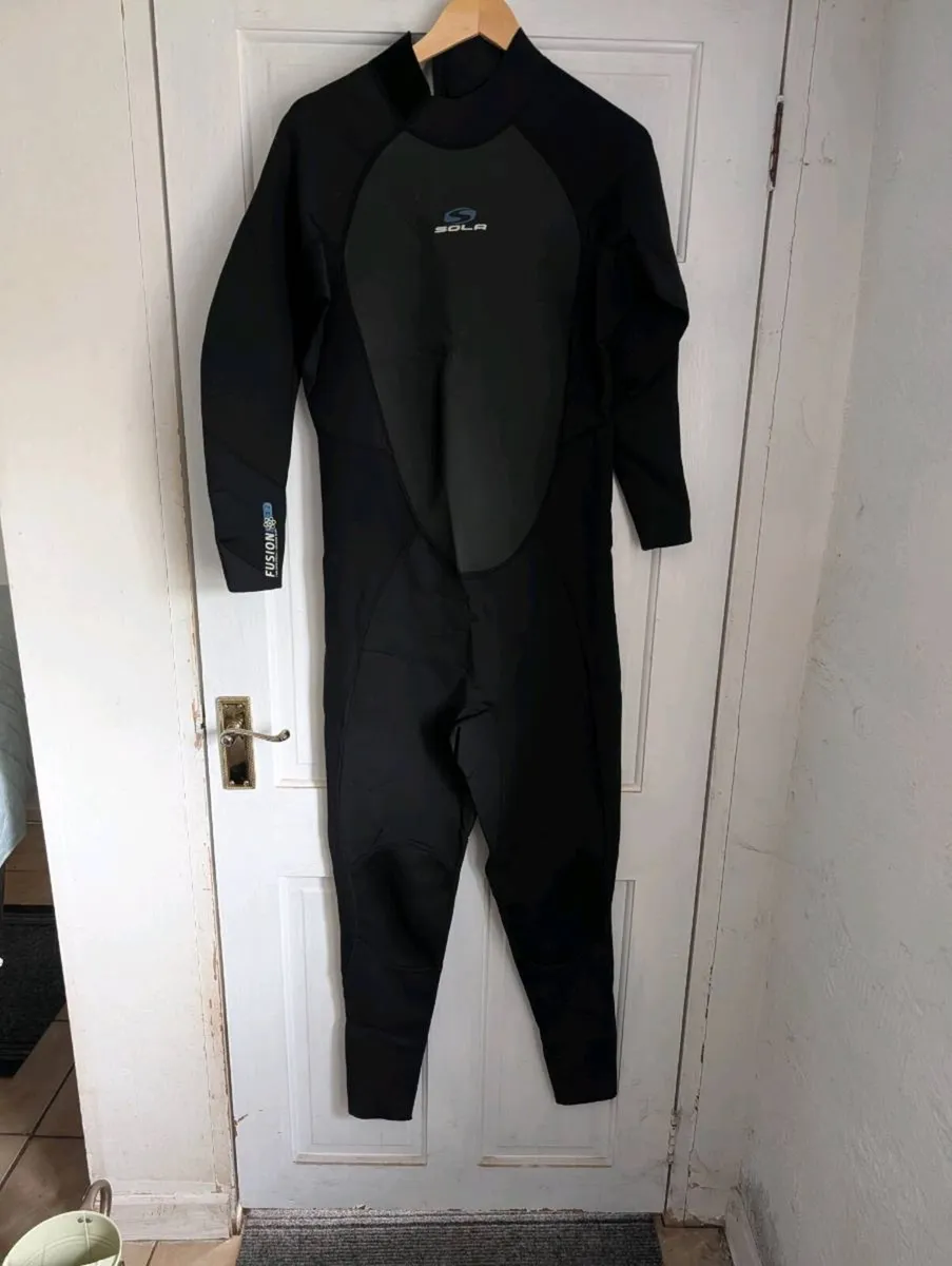 wetsuit - Image 2