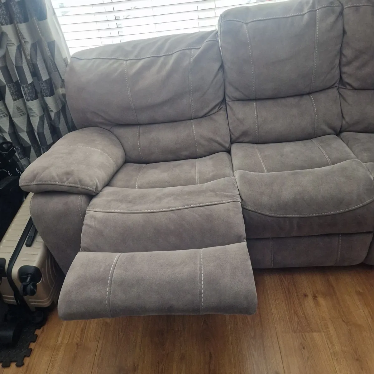 3+1 Seater Recliner Sofa - Image 3
