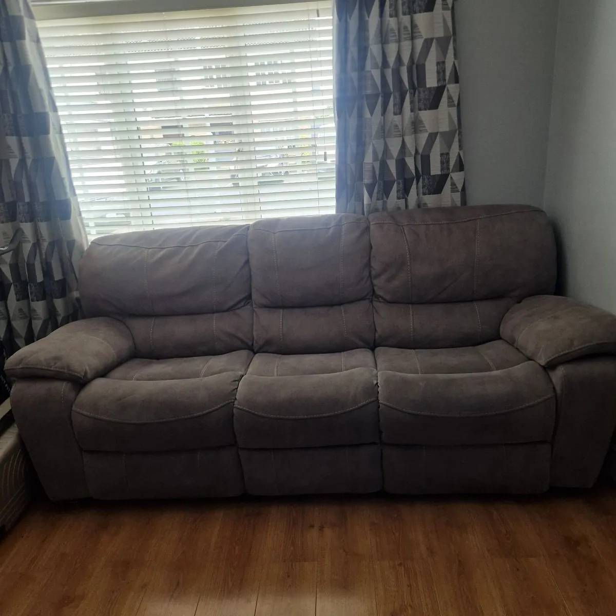 3+1 Seater Recliner Sofa - Image 1